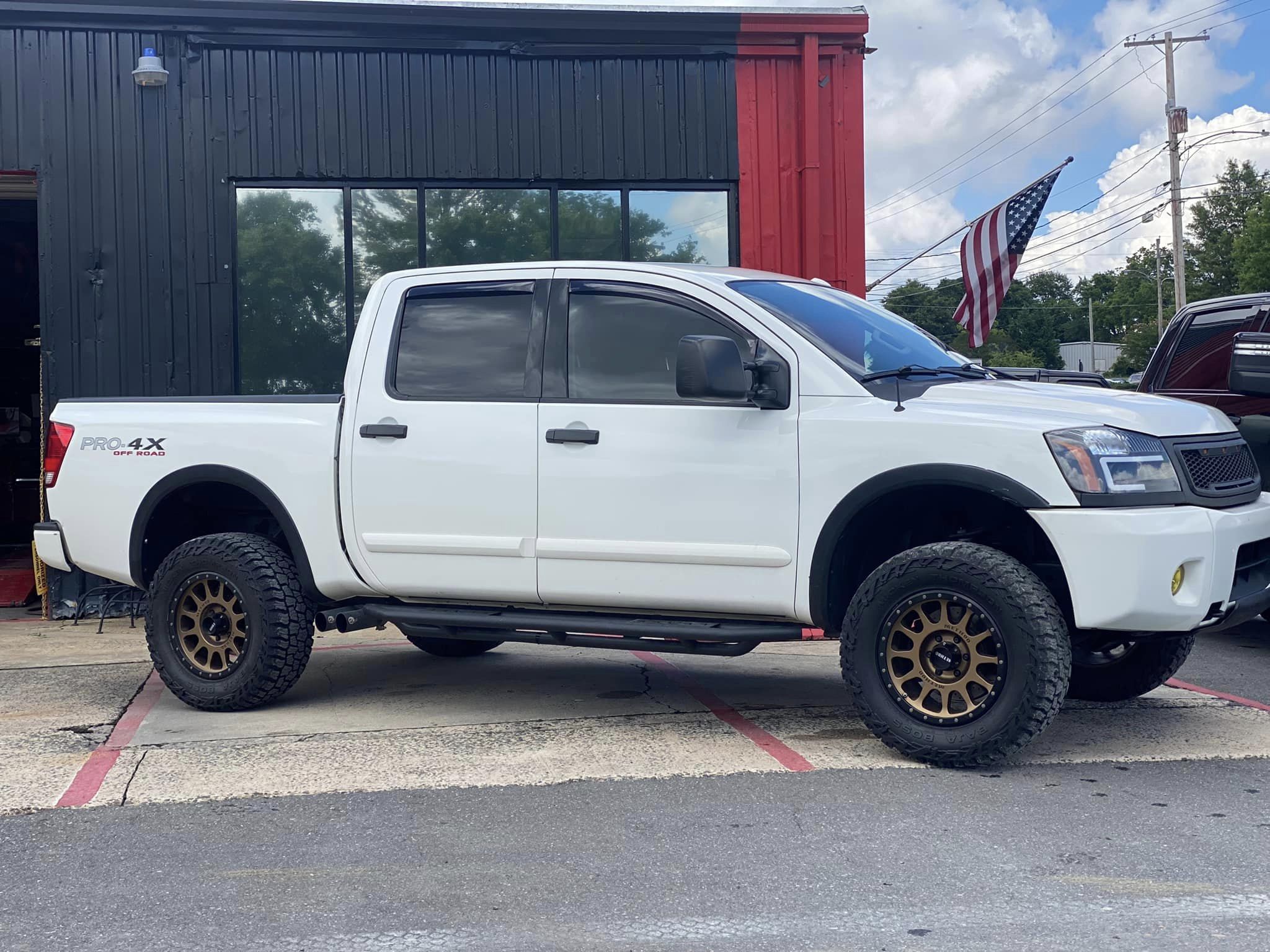 2012 Nissan Titan PRO-4X gallery photo 3