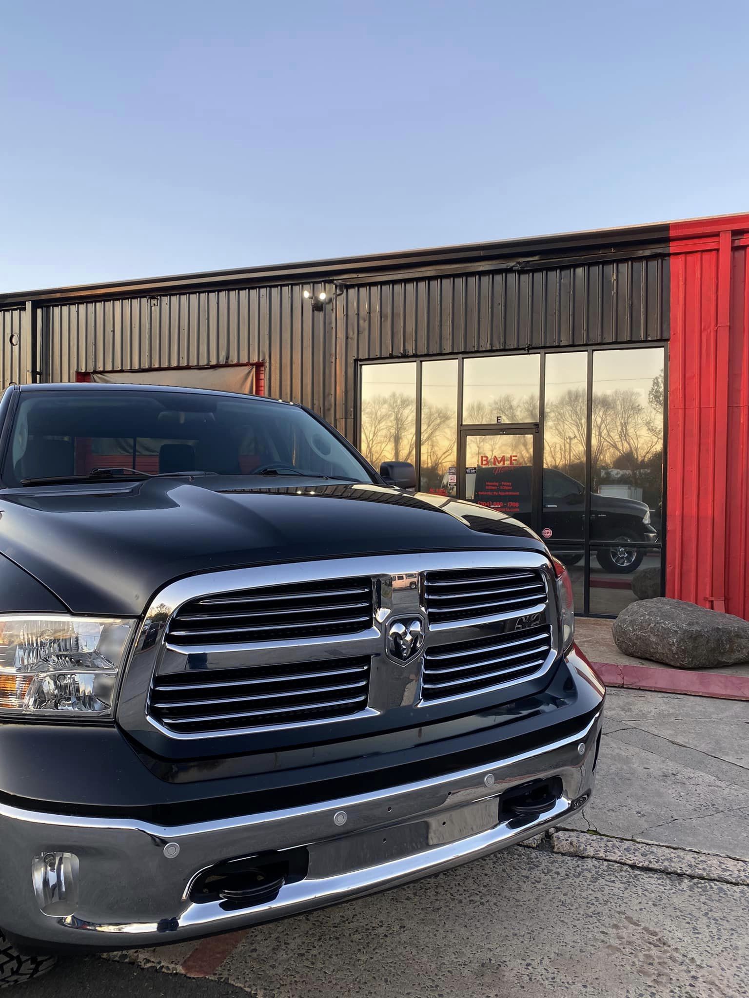 2018 Ram 1500 4WD gallery photo 2