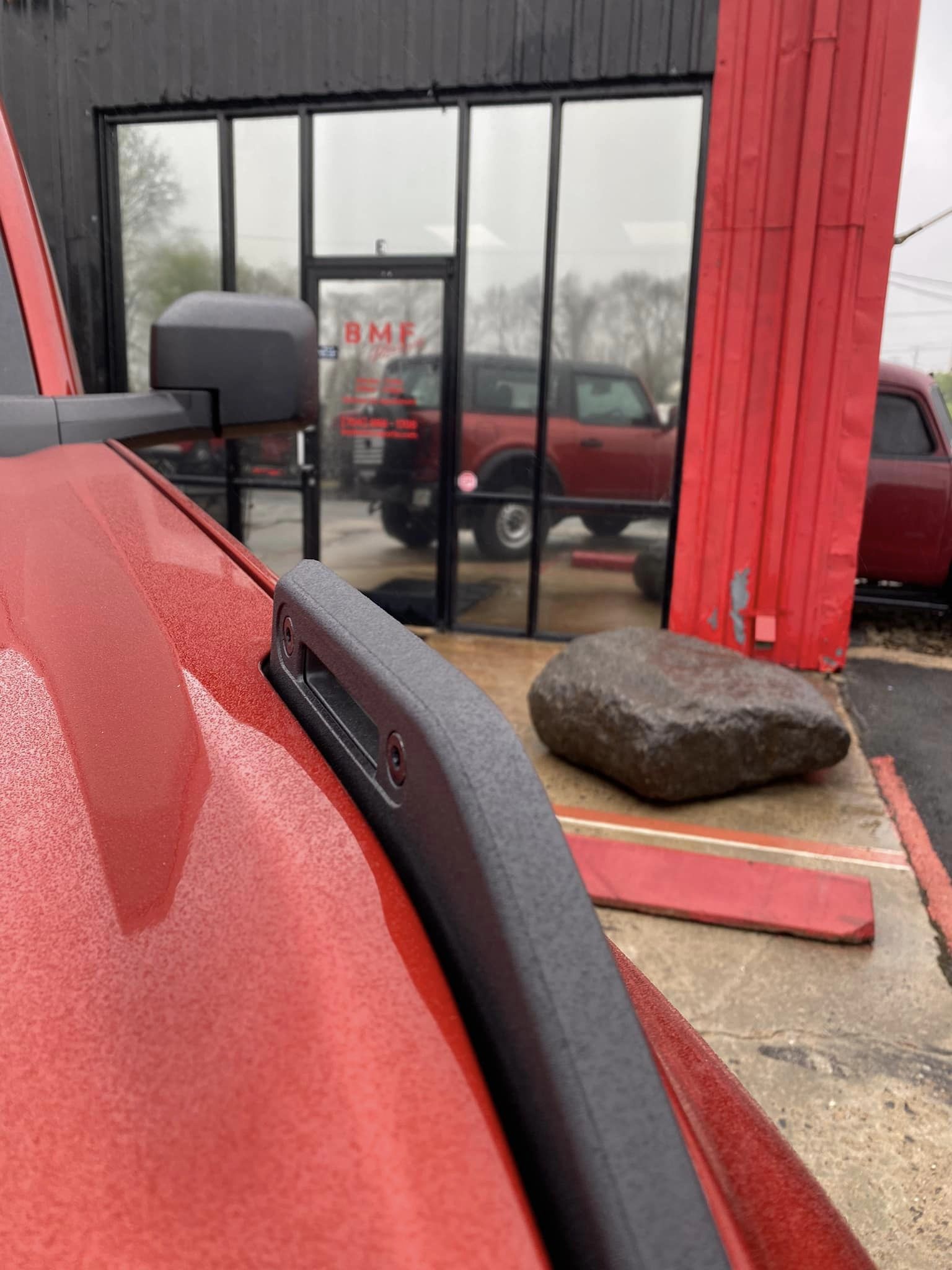 2023 Base Ford Bronco with 2.7L EcoBoost gallery photo 7